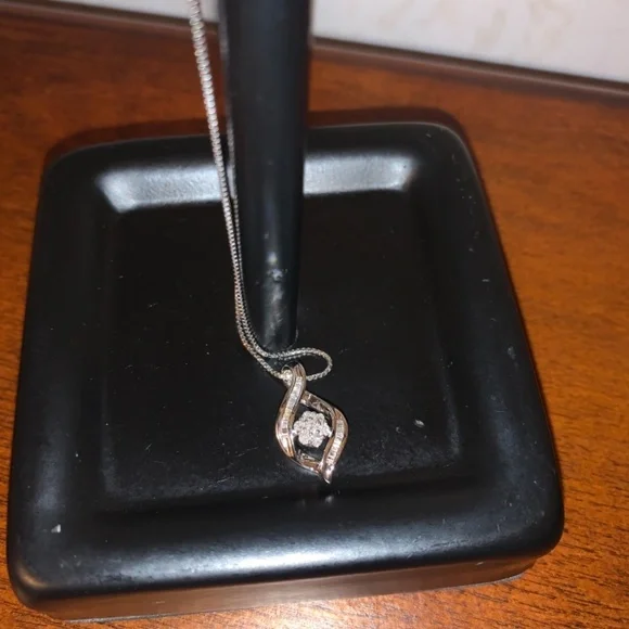 !FIRM!  Genuine Diamond 18” Sterling Silver Necklace W  1/10 Ct Diamond Pendant - Picture 3 of 8